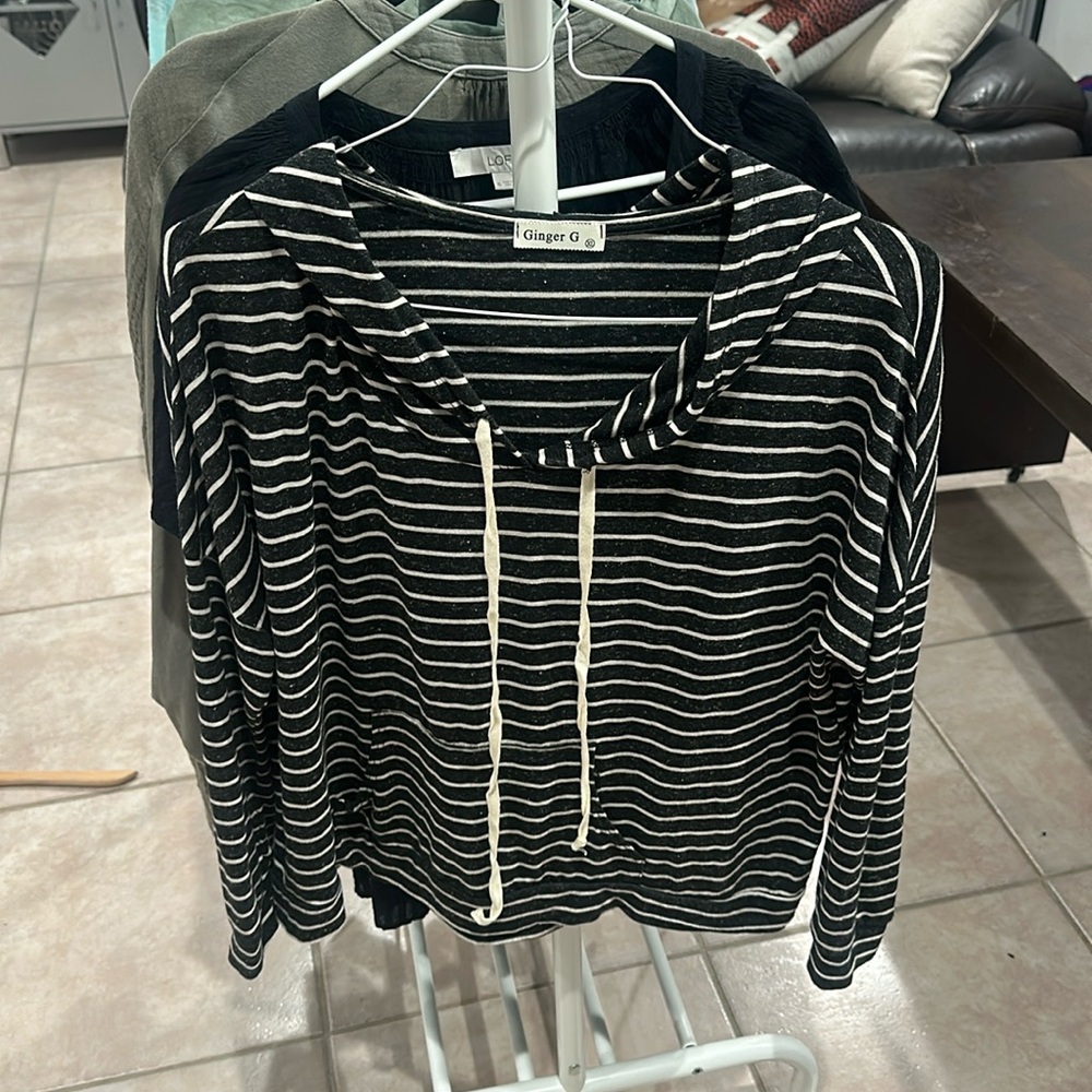 $ Ginger G xl long sleeve w/ hood sweater